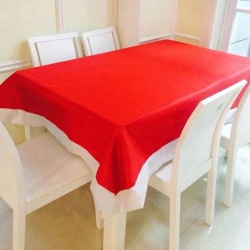 Świąteczny pokrowiec na krzesło czapka Mikołaja 6 sztuk obrus 172x130 cm