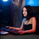 Biurko komputerowe dla graczy gamingowe oświetlenie LED Crit uchwyt