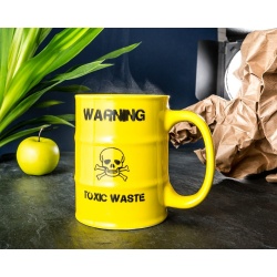 Kubek z uchem TOXIC WASTE beczka toksyczne odpady żółty czacha