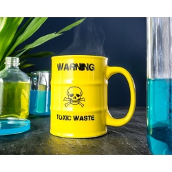 Kubek z uchem TOXIC WASTE beczka toksyczne odpady żółty czacha
