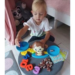 Gra dla dzieci edukacyjna małpka waga szalkowa nauka liczenia przez zabawę