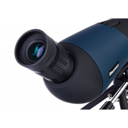 Luneta Discovery Range 70 ustawiony pod kątem okular powiększenie 25–75x