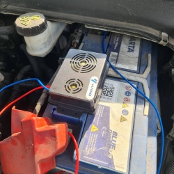 Samochodowy elektryczmy odstraszacz gryzoni na myszy szczury kuny