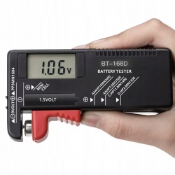 Tester miernik różnych baterii akumulatorków AA AAA R14