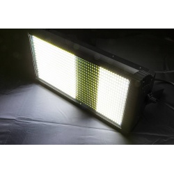 Stroboskop dyskotekowy LED BS1000 CW Zimna biel Beamz