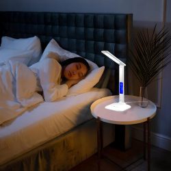 Lampka biurkowa LED z wyświetlaczem termometrem zegar budzik