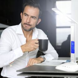 Lampka biurkowa LED z wyświetlaczem termometrem zegar budzik