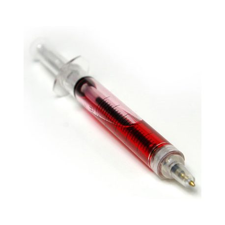 Długopis strzykawka całkowicie bezpieczny wygląda jak strzykawka z krwią