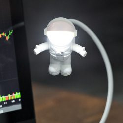Lampka do komputera na USB astronauta oświetlenie klawiatury