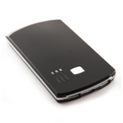 Powerbank 5600 mAh 2.1A wyjście na dwa urzadzenia wskaźnik poziomu napięcia 2 kolory